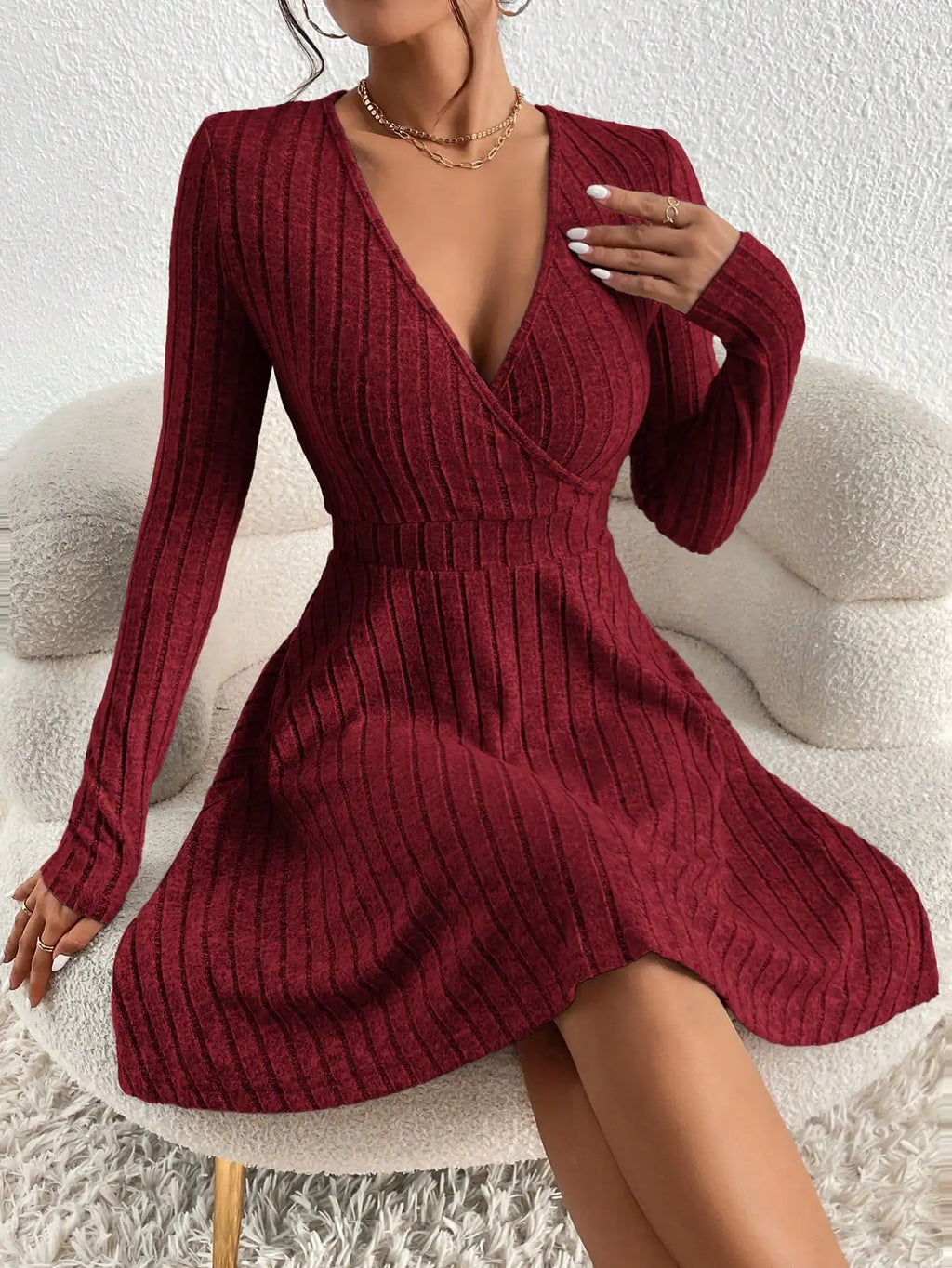 Autumn and Winter New V-neck Sexy Waistline A-line Umbrella Skirt Big Swing Long-sleeved Knit Dress
