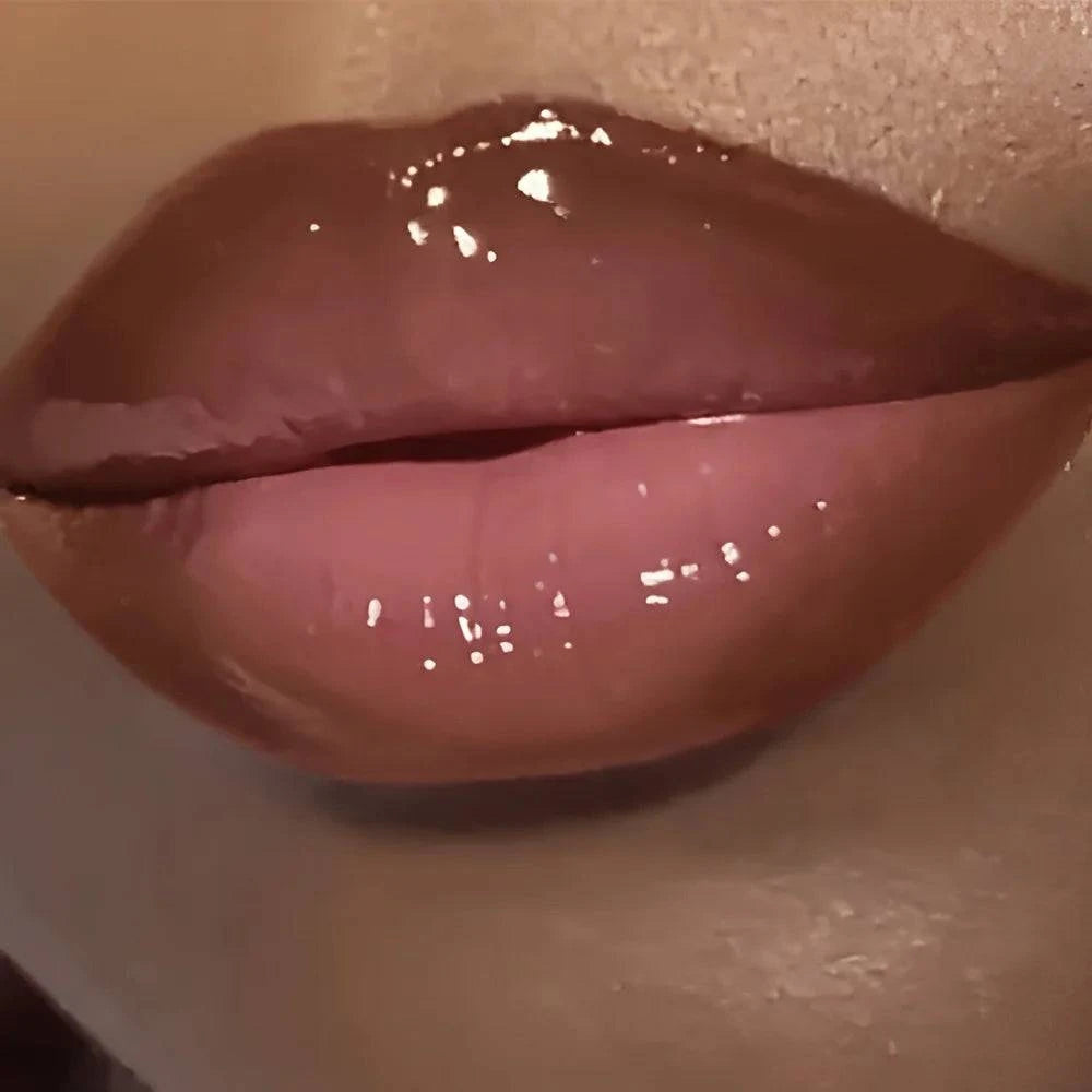 LYNHURD! 3PCS Glossy Lip Set featuring shimmer lip gloss, lip oil, and lip liner on a neutral background.