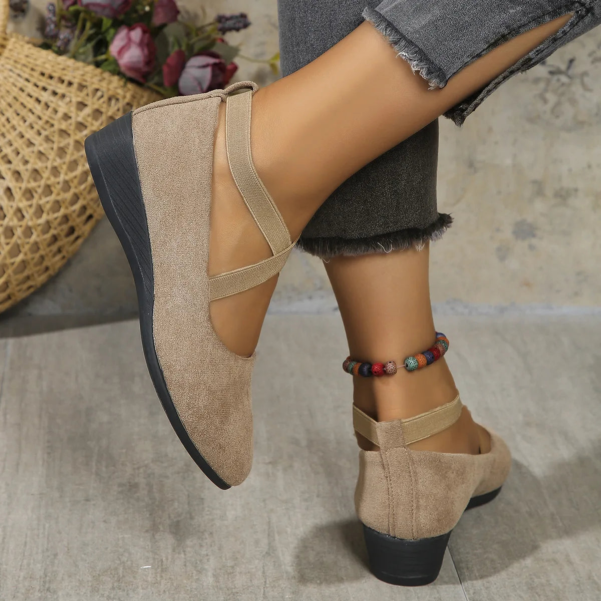 Women's Shoes 2025 Spring New American Large Size Pointed Toe Slope with Single Shoes Female Soybean Shoes Sports Casual Shoes