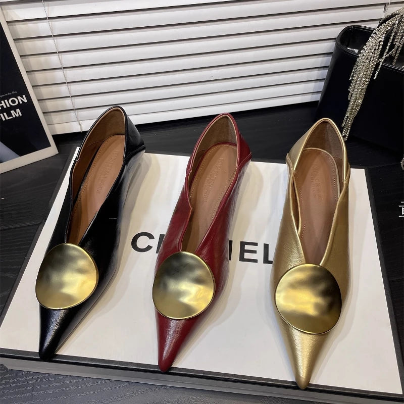 Women's New Low-cut Shoes Spring and Autumn Fashion Metal Decorative Comfortable Lightweight Wear-resistant Casual Shoes.