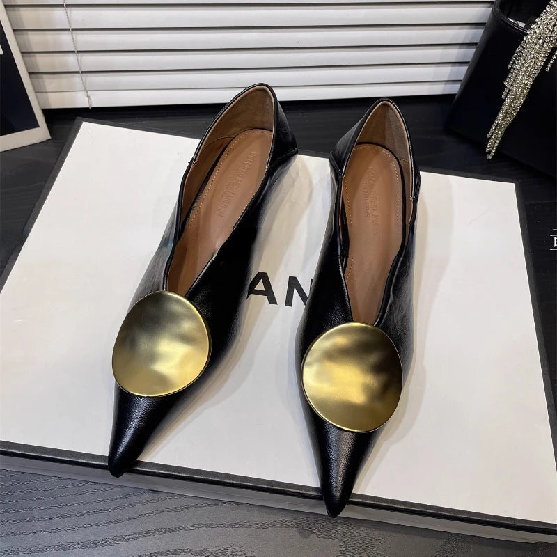 Women's New Low-cut Shoes Spring and Autumn Fashion Metal Decorative Comfortable Lightweight Wear-resistant Casual Shoes.