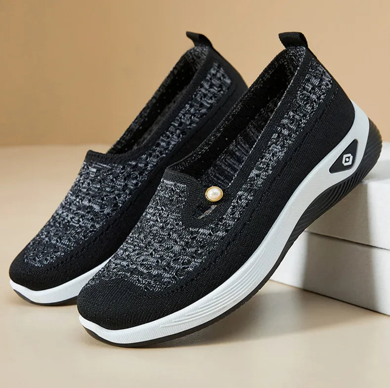 Women's shoes 2025 Spring and Autumn casual fashion soft sole lightweight single shoe women's breathable mother's shoes