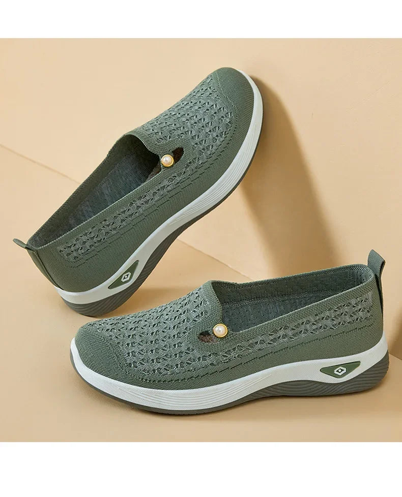 Women's shoes 2025 Spring and Autumn casual fashion soft sole lightweight single shoe women's breathable mother's shoes