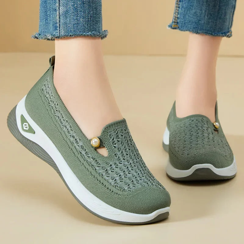 Women's shoes 2025 Spring and Autumn casual fashion soft sole lightweight single shoe women's breathable mother's shoes